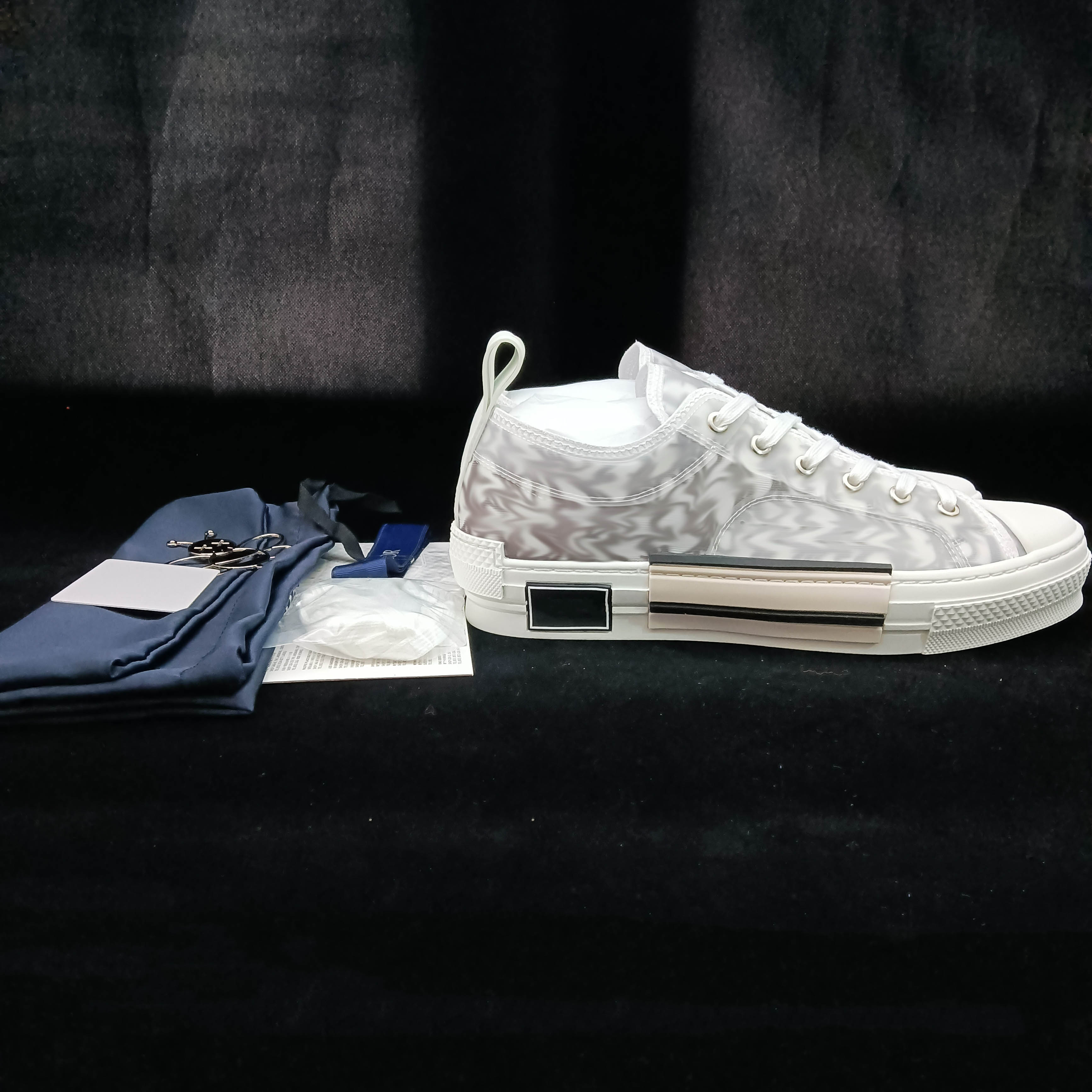 s72020 new 19SS Oblique High Top Low Top Sneakers Obliques Printing Technical Leather 19SS Technical Athletic Sneaker Shoes36-45, Black;red
s72020 new 19SS Oblique High Top Low Top Sneakers Obliques Printing Technical Leather 19SS Technical Athletic Sneaker Shoes36-45, Black;red