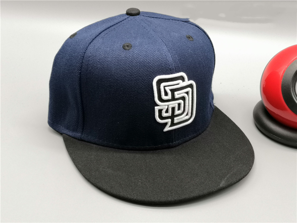 2021 Gorros ajustados con letras SD para hombre y mujer, gorras de béisbol ajustadas pico plano, Hip Hop, color marrón
2021 Gorros ajustados con letras SD para hombre y mujer, gorras de béisbol ajustadas pico plano, Hip Hop, color marrón