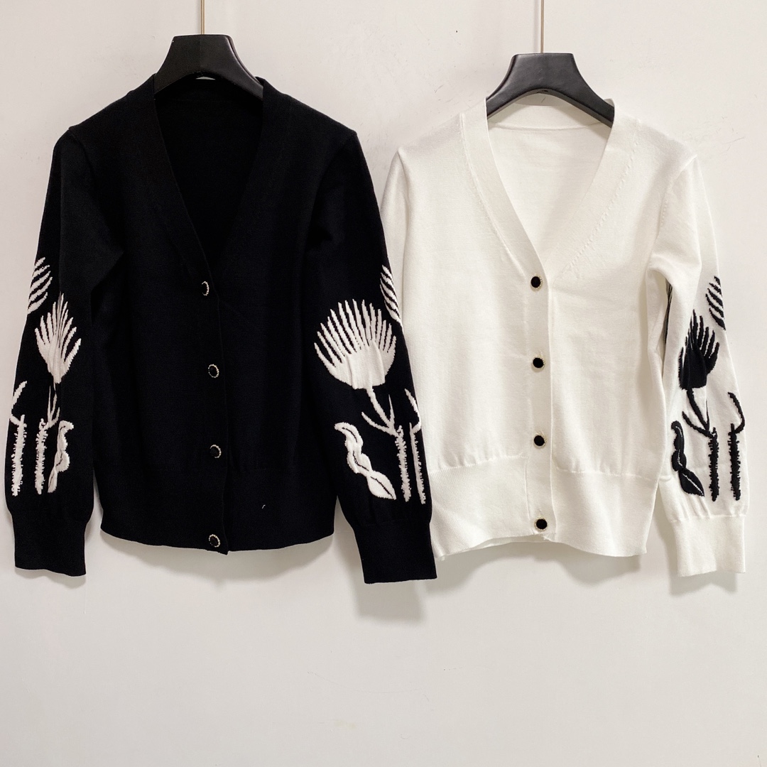 Shipping Free 2021 Autumn White/Black Flowers Embroidery Autumn Women's Cardigan Brand Same Style Women's Sweaters DH227
Shipping Free 2021 Autumn White/Black Flowers Embroidery Autumn Women's Cardigan Brand Same Style Women's Sweaters DH227