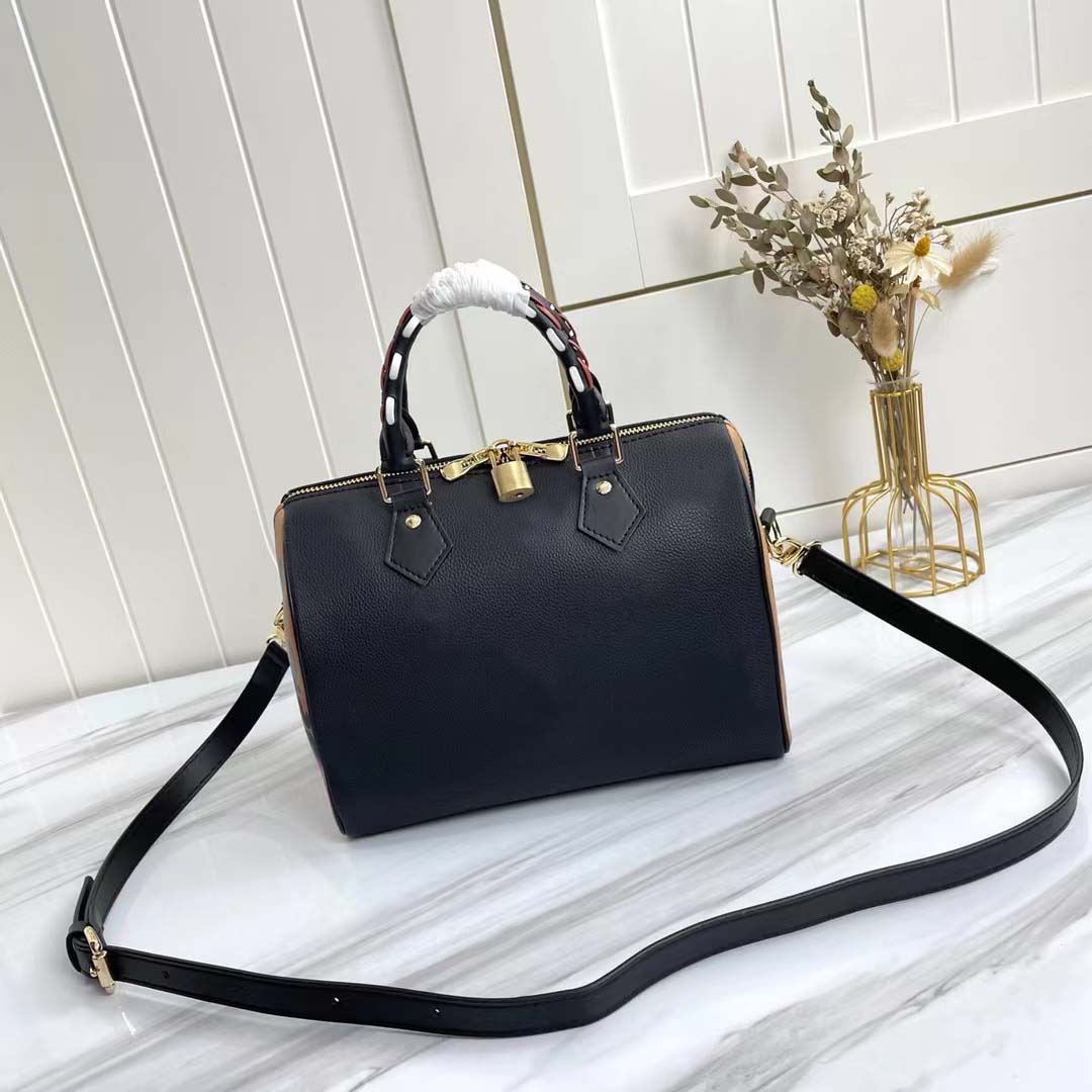 Senior designer wallet shoulder bag handbag high quality leather lady handbags print dust strap lock zipper fashion shopping Leopard bags MM58524, Black#58524
Senior designer wallet shoulder bag handbag high quality leather lady handbags print dust strap lock zipper fashion shopping Leopard bags MM58524, Black#58524