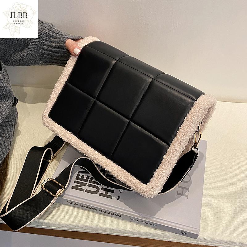 Shoulder Bags Fashion Lattice Square Plush Crossbody 2021 Lambswool Pu Women Leather Messenger Bag Designer Fur Handbag Winter, Blackcoffee
Shoulder Bags Fashion Lattice Square Plush Crossbody 2021 Lambswool Pu Women Leather Messenger Bag Designer Fur Handbag Winter, Blackcoffee
