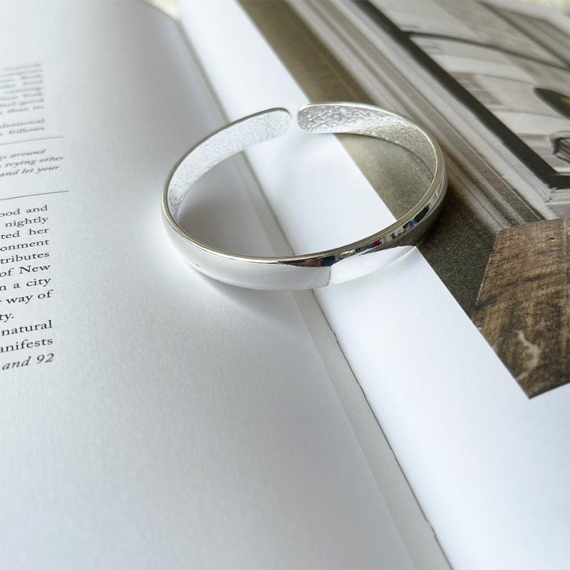 Bangle Japan And South Korea Fashion 925 Silver Face Concubine Fu Word Opening Bracelet Naked Men Women Couples Ornaments
Bangle Japan And South Korea Fashion 925 Silver Face Concubine Fu Word Opening Bracelet Naked Men Women Couples Ornaments