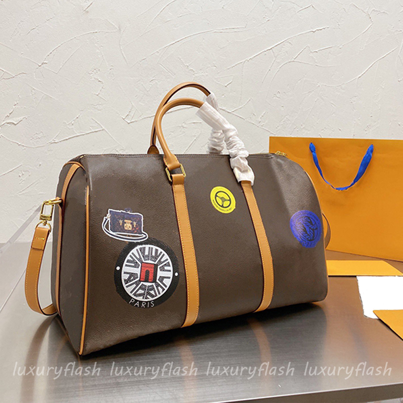 45cm Badge Travel Bag Designer Gym Luggage Bags Large-capacity Mens Womens Handbags City Business Purse High Quality 21ss Limited Edition, With dust bag.
45cm Badge Travel Bag Designer Gym Luggage Bags Large-capacity Mens Womens Handbags City Business Purse High Quality 21ss Limited Edition, With dust bag.