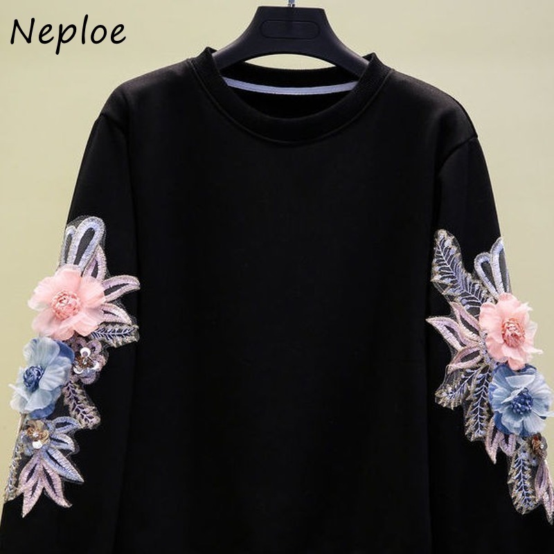 Neploe Exquisite Flower Embroidery Patchwork Hoody New Autumn Long Sleeve Hoodies Women New O-neck Loose Fashion Pulloves 201212