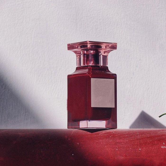 High-end women's perfume light fragrance lasting Lost cherry fresh clean full-bodied flower and fruit characteristic 50ML free delivery
High-end women's perfume light fragrance lasting Lost cherry fresh clean full-bodied flower and fruit characteristic 50ML free delivery