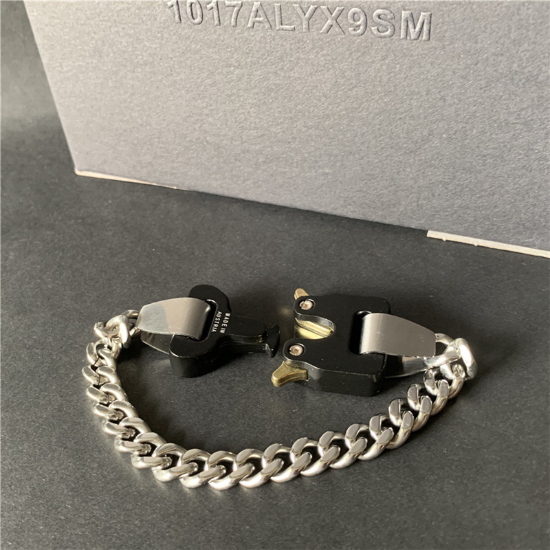 2021 New River Link Bracelets Men Women Titanium Stainless Steel 1017 Alyx 9sm Bracelet Metal Buckle Made in Austria J503
2021 New River Link Bracelets Men Women Titanium Stainless Steel 1017 Alyx 9sm Bracelet Metal Buckle Made in Austria J503