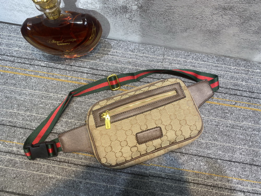 Luxurys Designers Bags L leather wallets styles solid color plaid splicing compact and comfortable men's shoulder handbags
Luxurys Designers Bags L leather wallets styles solid color plaid splicing compact and comfortable men's shoulder handbags