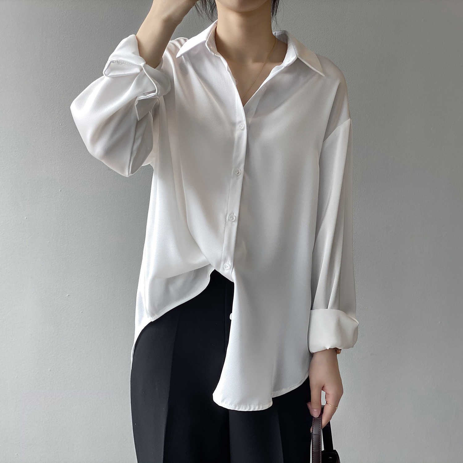 Solid Color Long Sleeve White Shirts Women's Spring Korean Satin Loose Lapel Blouse Blusas Mujer De Moda Verano 210607, Champagne
Solid Color Long Sleeve White Shirts Women's Spring Korean Satin Loose Lapel Blouse Blusas Mujer De Moda Verano 210607, Champagne