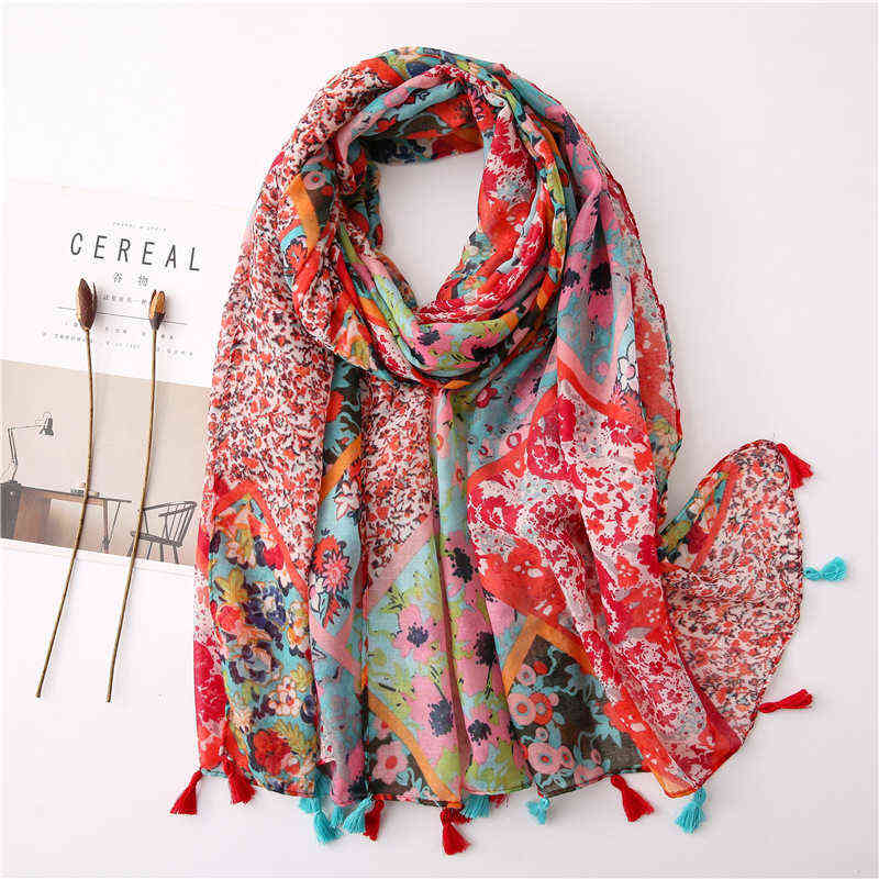 2021 Fashion Ink Painting Floral Tassel Viscose Shawl Scarf Lady High Quality Wrap Headband Bufandas Muslim Hijab Sjaal 180*90Cm Y1108
2021 Fashion Ink Painting Floral Tassel Viscose Shawl Scarf Lady High Quality Wrap Headband Bufandas Muslim Hijab Sjaal 180*90Cm Y1108