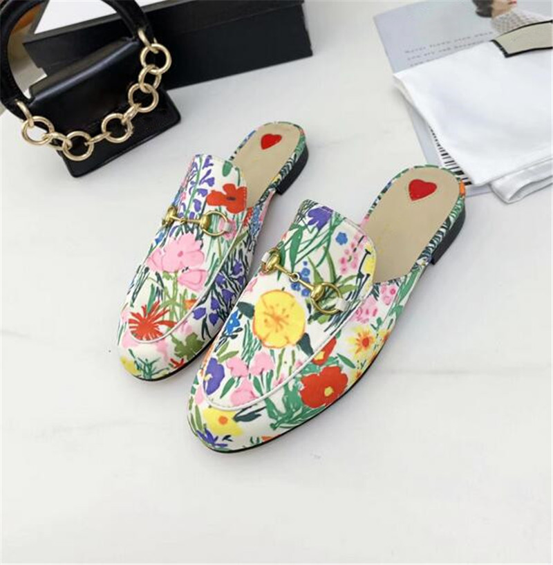Fashion Men Women Casual Slippers Beach slipper high quality printing leather loafers shoes Unisex comfortable Sandals LETTERS-G52660
Fashion Men Women Casual Slippers Beach slipper high quality printing leather loafers shoes Unisex comfortable Sandals LETTERS-G52660