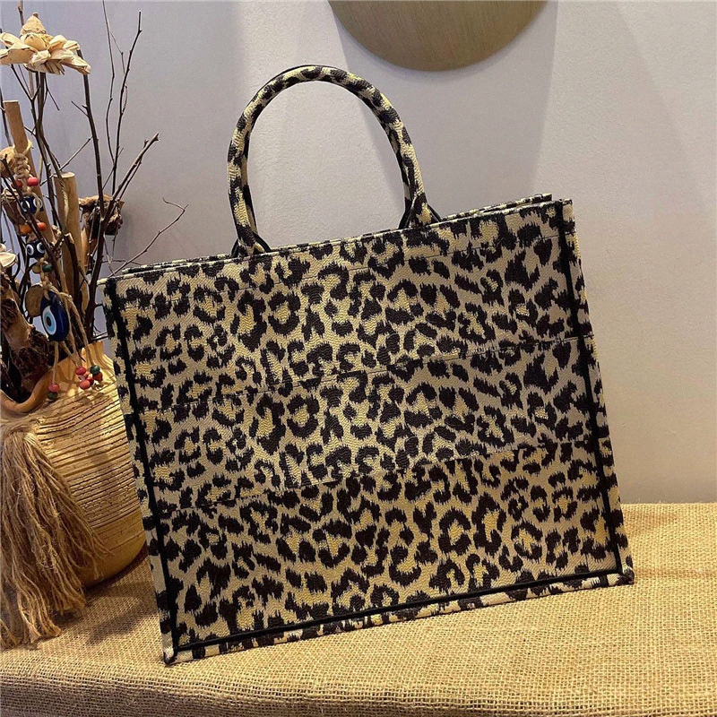 2022 book shopping bag cherry luxury blossom flowers oversized fashion animal canvas Designer handbag bookbags Printed large tote capacity printing, Customize
2022 book shopping bag cherry luxury blossom flowers oversized fashion animal canvas Designer handbag bookbags Printed large tote capacity printing, Customize