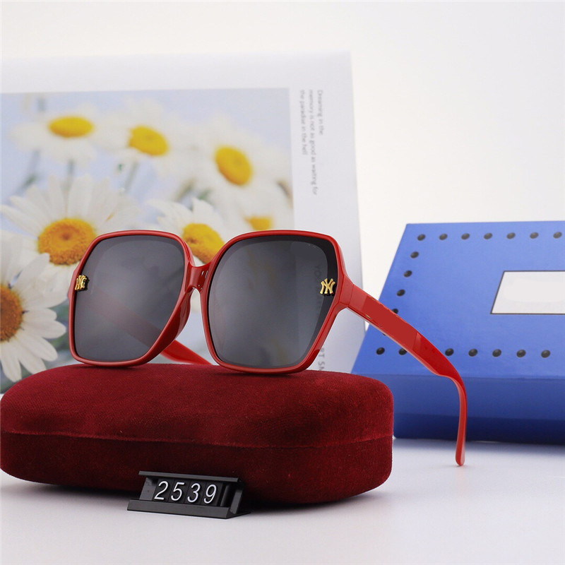 2021 Luxurys Designers Square Sunglasses Men Women Vintage Shades Driving Polarized Sunglass Male Sun Glasses Fashion Metal Sunglass Eyewear, White;black
2021 Luxurys Designers Square Sunglasses Men Women Vintage Shades Driving Polarized Sunglass Male Sun Glasses Fashion Metal Sunglass Eyewear, White;black