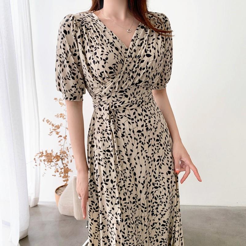 Casual Dresses Chic Korea Gentle Elegant Sexy Retro V Neck Short Sleeve Floral Print Chiffon Dress Women Side Lace Up Waist One Piece Vestid, Black;gray
Casual Dresses Chic Korea Gentle Elegant Sexy Retro V Neck Short Sleeve Floral Print Chiffon Dress Women Side Lace Up Waist One Piece Vestid, Black;gray