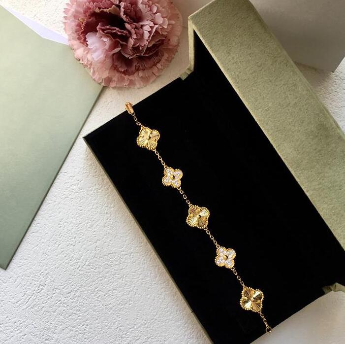 Crystal Four Leaf Clover Bracelets Bangle Link Chain Letter Love Charm Diamond Jewelry for Women&Girls Wedding Mother's Day Gift Luxury Designer
Crystal Four Leaf Clover Bracelets Bangle Link Chain Letter Love Charm Diamond Jewelry for Women&Girls Wedding Mother's Day Gift Luxury Designer
