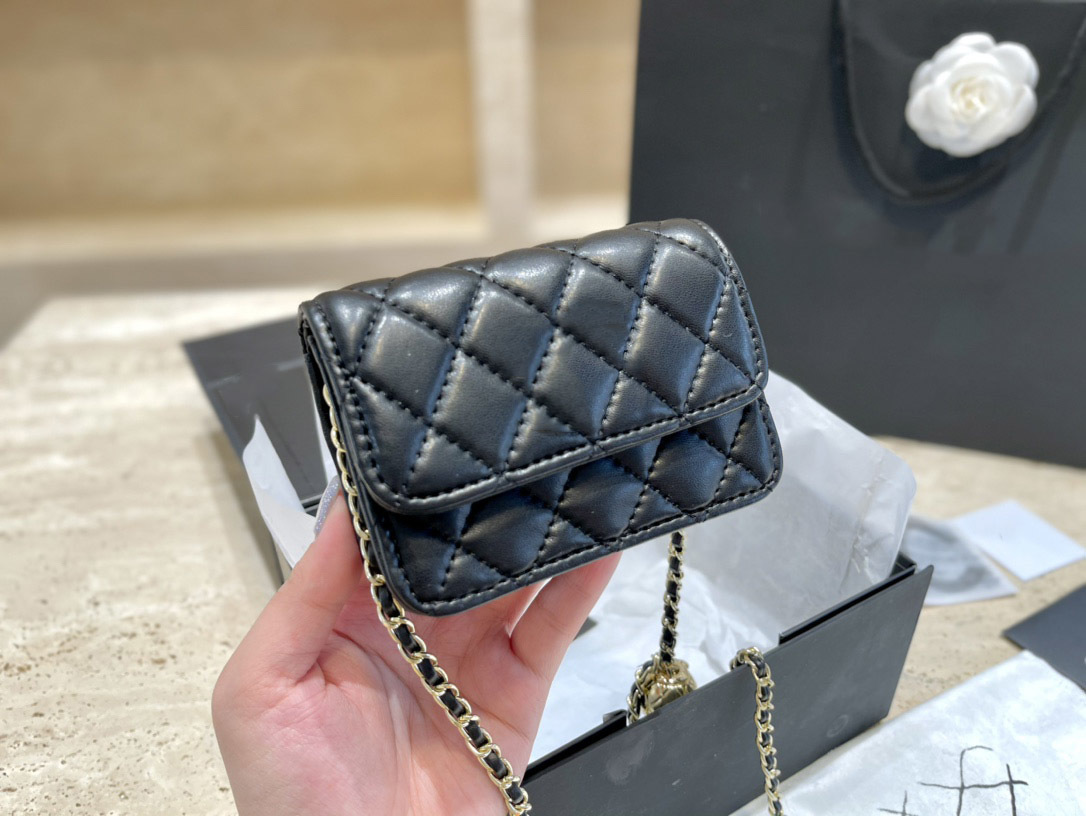 2021 fashionable and beautiful ladies famous shoulder bag leather chain messenger bag fashionable size:12/9cm1, Black
2021 fashionable and beautiful ladies famous shoulder bag leather chain messenger bag fashionable size:12/9cm1, Black