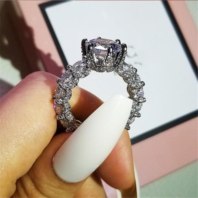 2022 Top Sell Wedding Rings Luxury Jewelry 925 Sterling Silver Lagre Round Cut White Topaz CZ Diamond Eternity Party Pave Zircon Women Engagment Band 
