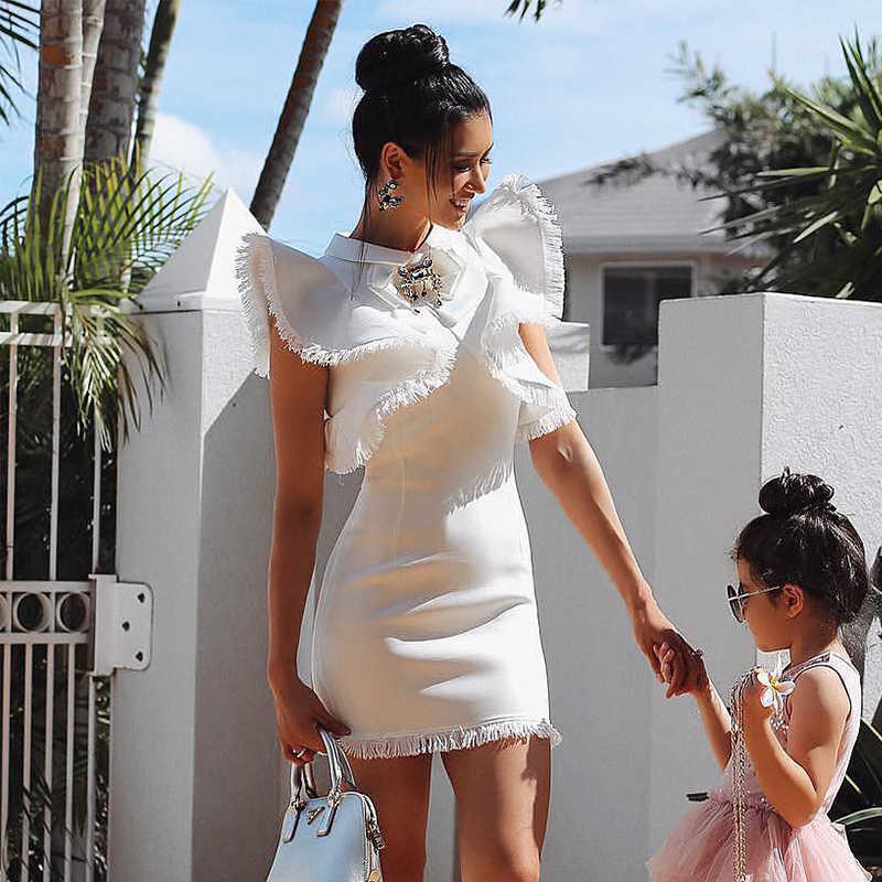 Paris Girl Sexy Crystal Tassel White Bandage Dress Women Black Pencil Bodycon Dress Autumn Winter Short Fringe Runway DressMujer LJ201112
Paris Girl Sexy Crystal Tassel White Bandage Dress Women Black Pencil Bodycon Dress Autumn Winter Short Fringe Runway DressMujer LJ201112