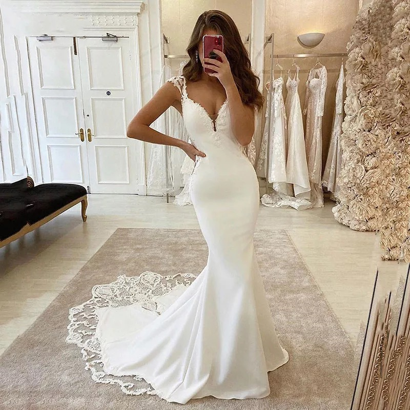 Charming Deep V-Neck Mermaid Wedding Dresses 2022 Cap Sleeve Lace Appliques Backless Formal Satin Bridal Gowns Long Sweep Train Reception Boho Beach B