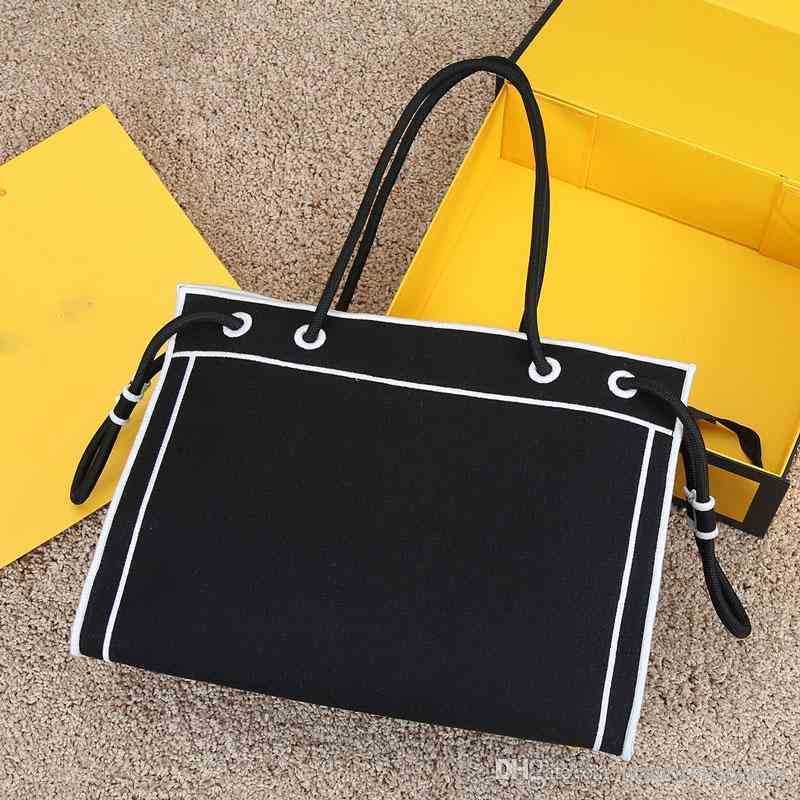 Flower Classic 2021 Designer Brand Minimalist Shopping Large Capacity Cartoon Wire Frame Tricolor Tote Bag
Flower Classic 2021 Designer Brand Minimalist Shopping Large Capacity Cartoon Wire Frame Tricolor Tote Bag