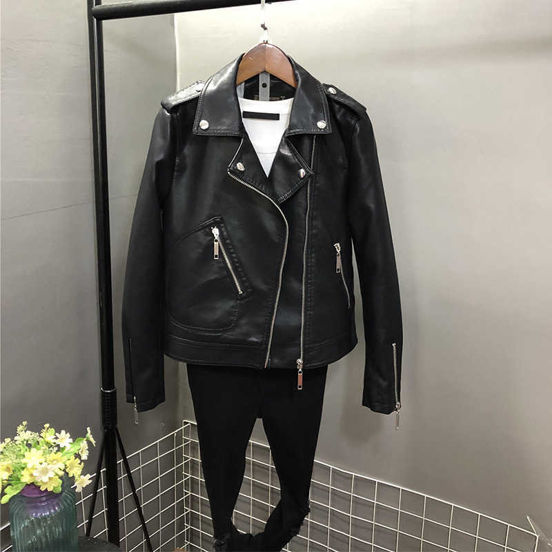 Ly Varey Lin Autumn Faux Soft Leather Jackets Women Motorcycle Zipper Black Punk Rivet Pu Female Red Jacket Outwear 210526