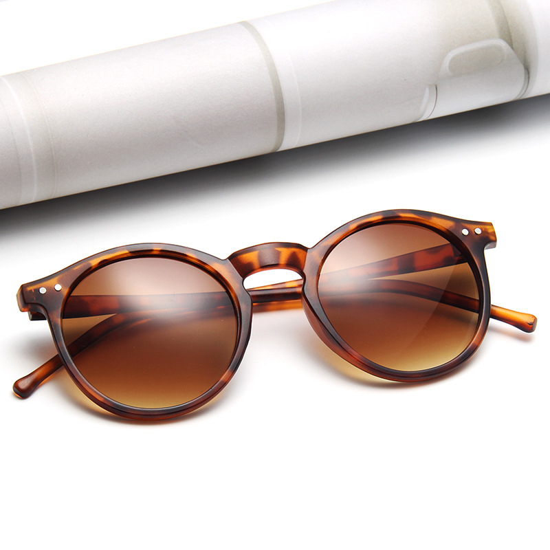Vintage Leopard Round sunglasses Women Fashion Cat Eye Mirror sunglasses Female brand Designer Classic Gradients Oculos De Sol Glasses wholesale, Silver
Vintage Leopard Round sunglasses Women Fashion Cat Eye Mirror sunglasses Female brand Designer Classic Gradients Oculos De Sol Glasses wholesale, Silver