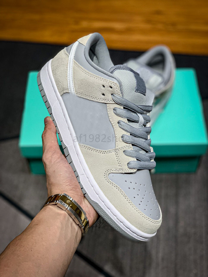 Low Wolf Grey TRD Sports Running Shoes SB Summit White Suede Men Women Skate board Sport Sneakers Outdoor shoe, Sky blue
Low Wolf Grey TRD Sports Running Shoes SB Summit White Suede Men Women Skate board Sport Sneakers Outdoor shoe, Sky blue