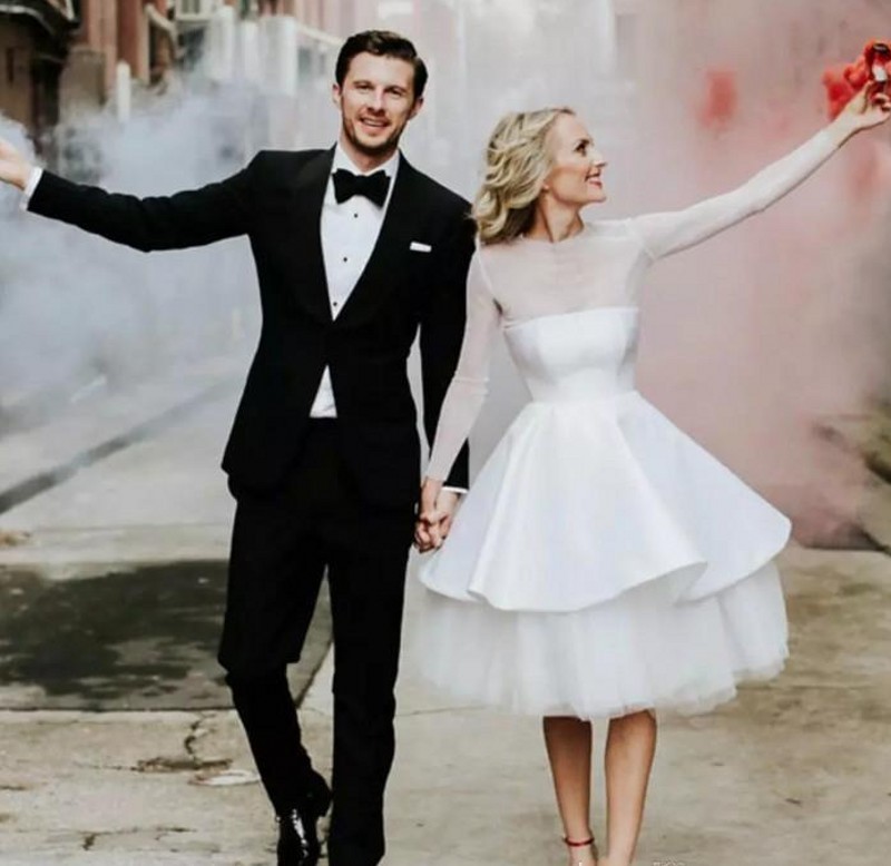 2021 New Modest Sheer Illusion Long Sleeve Short Wedding Es Knee Length Country Beach Casual Bridal Gowns Vestidos De Noiva G6uw, Black
2021 New Modest Sheer Illusion Long Sleeve Short Wedding Es Knee Length Country Beach Casual Bridal Gowns Vestidos De Noiva G6uw, Black