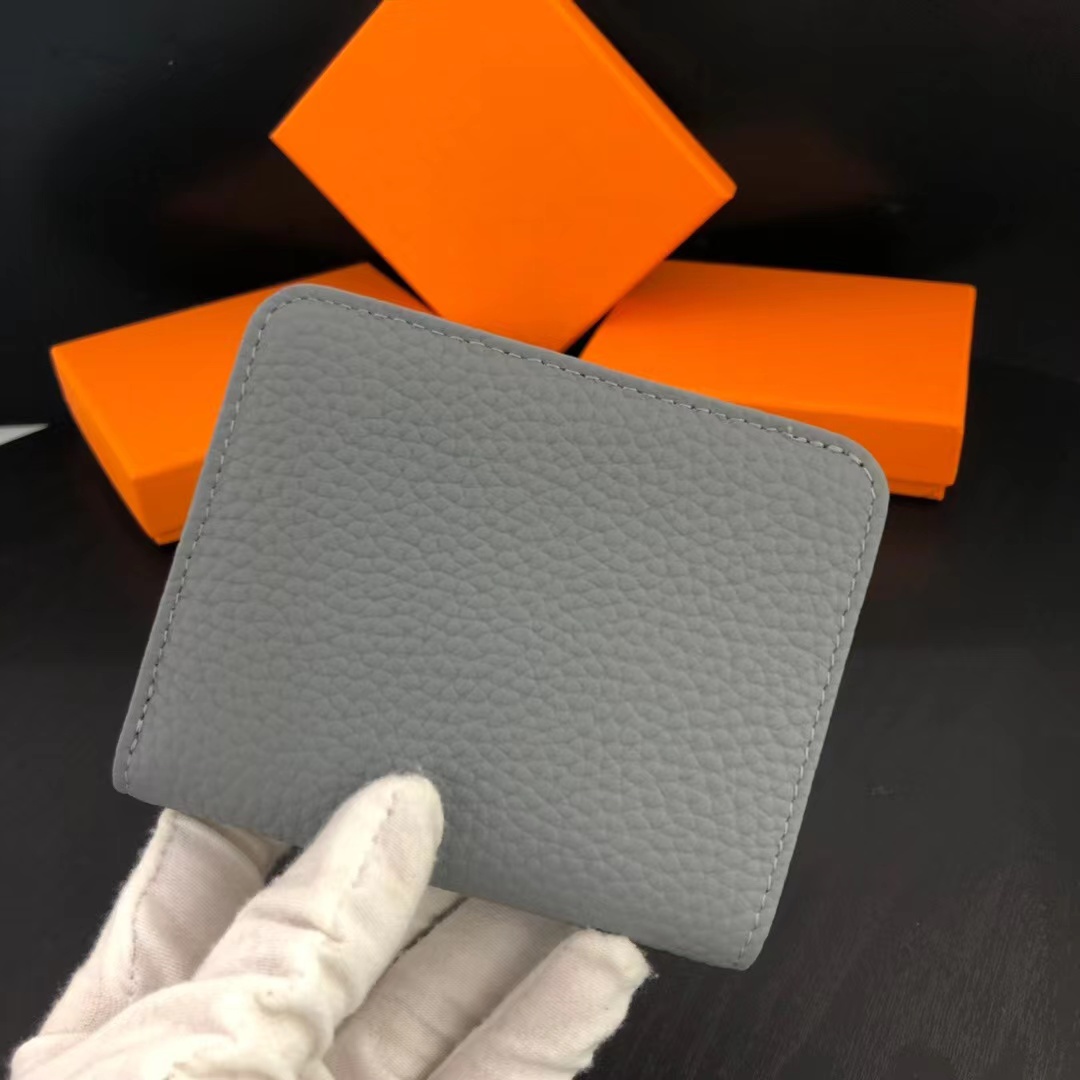 Wholesale Plain Card Holders WOMEN Short Cowhide Genuine Leather Compact And Practical Hasp Wallets, Grey
Wholesale Plain Card Holders WOMEN Short Cowhide Genuine Leather Compact And Practical Hasp Wallets, Grey