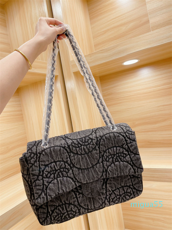 Luxury brands custom bag fashion washed denim +high-capacity package along with the gender dimension 33 25 cm, This specifications don´t shipment
Luxury brands custom bag fashion washed denim +high-capacity package along with the gender dimension 33 25 cm, This specifications don´t shipment