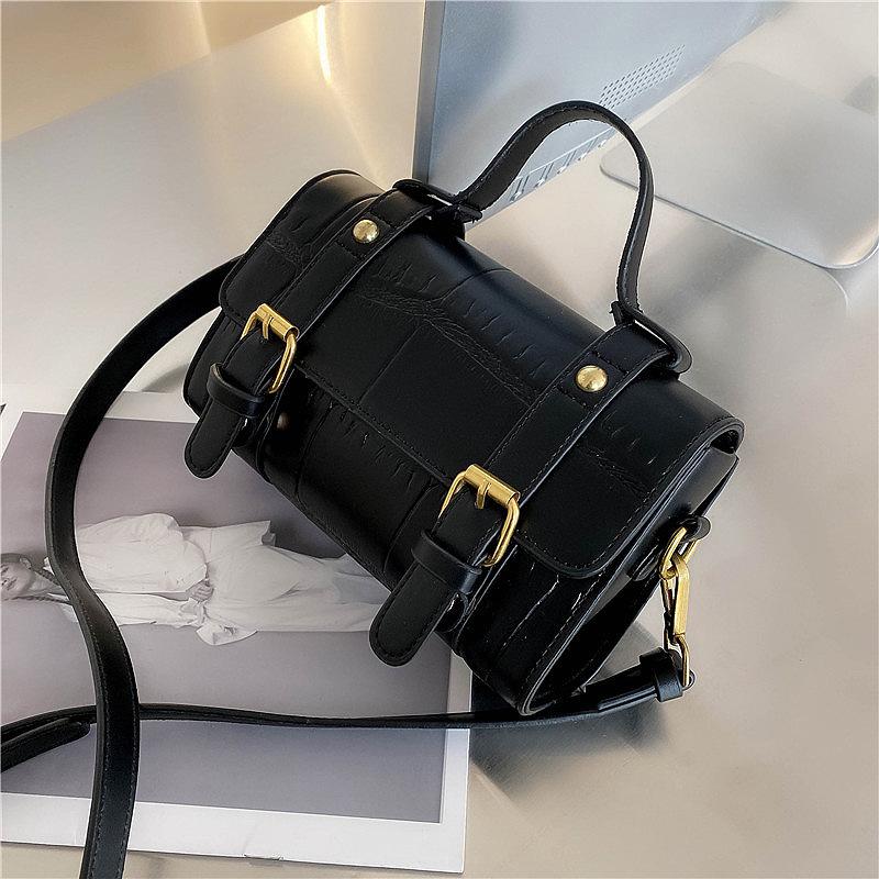 Winter designer ladies bag 2021 new fashion ladies handbag net red messenger bag Boston high quality leather shoulder, Black
Winter designer ladies bag 2021 new fashion ladies handbag net red messenger bag Boston high quality leather shoulder, Black