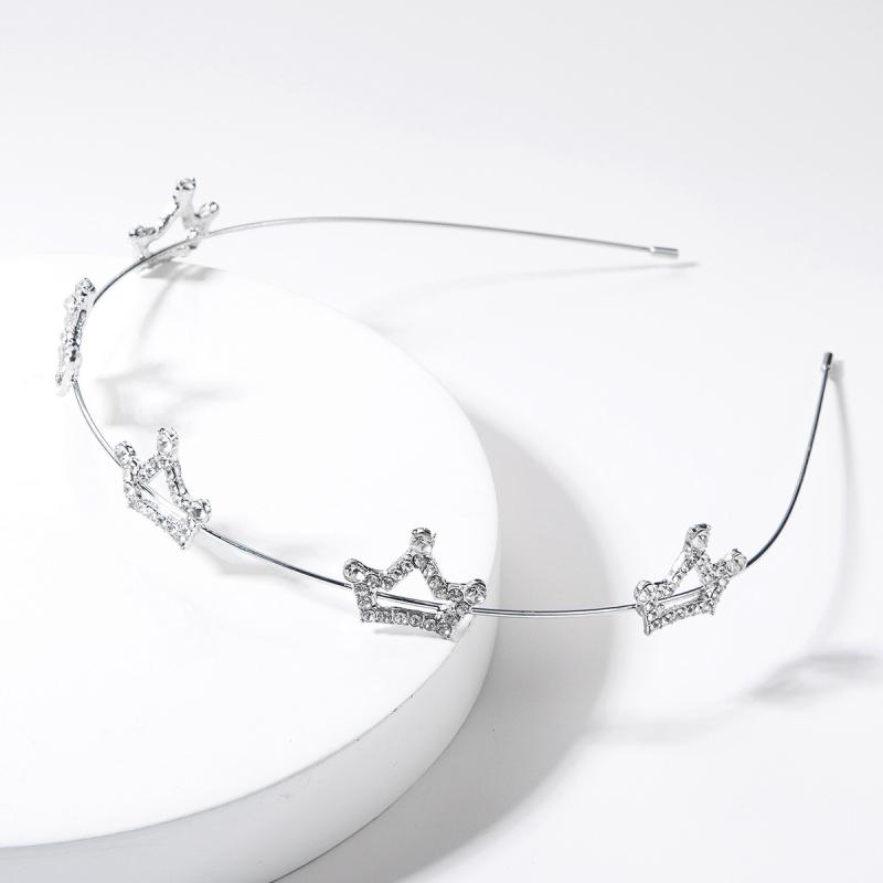 Hair Clips & Barrettes Find Me Hollow Crown Rhinestone Headband Geometric Simple Alloy Hairband For Bride 2021 Fashion Wedding Jewelry Acces, Golden;silver
Hair Clips & Barrettes Find Me Hollow Crown Rhinestone Headband Geometric Simple Alloy Hairband For Bride 2021 Fashion Wedding Jewelry Acces, Golden;silver