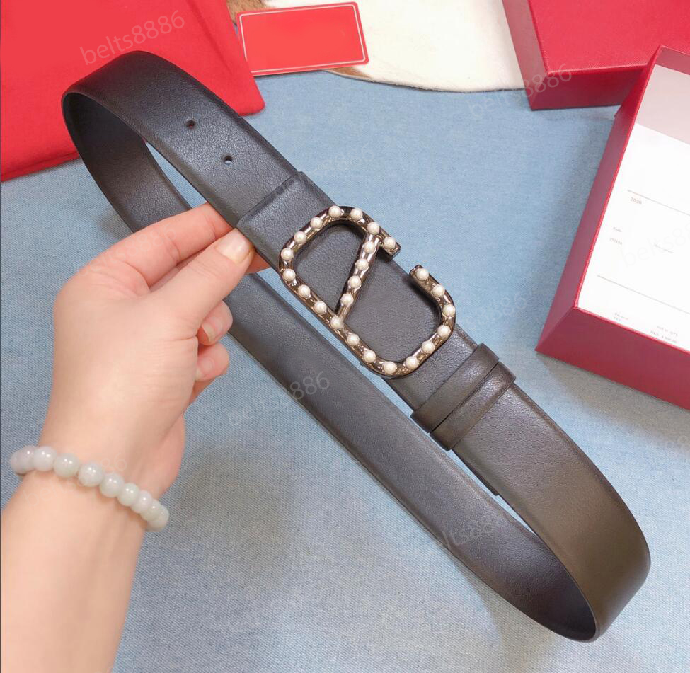 Classic unisex letter belt. Black leather with alloy buckle. Best-selling versatile styles, fashionable wear, locks in a variety of colors, Width4.0cm / with box
Classic unisex letter belt. Black leather with alloy buckle. Best-selling versatile styles, fashionable wear, locks in a variety of colors, Width4.0cm / with box