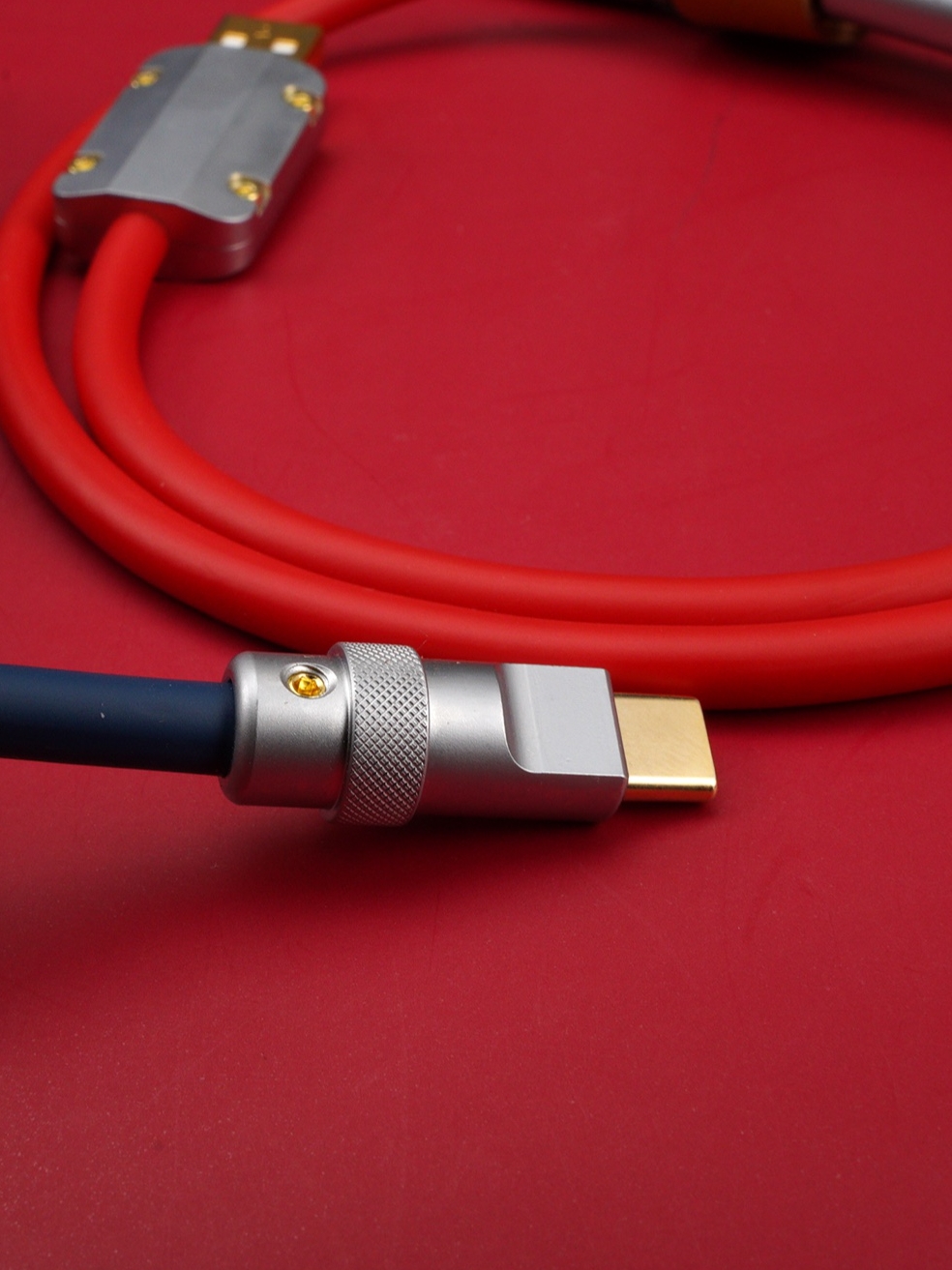 Geekcable Handmade Customized Mechanical Keyboard Data Cable Super Elastic Series Rear Aviation Rubber Coil Navy Blue And Red