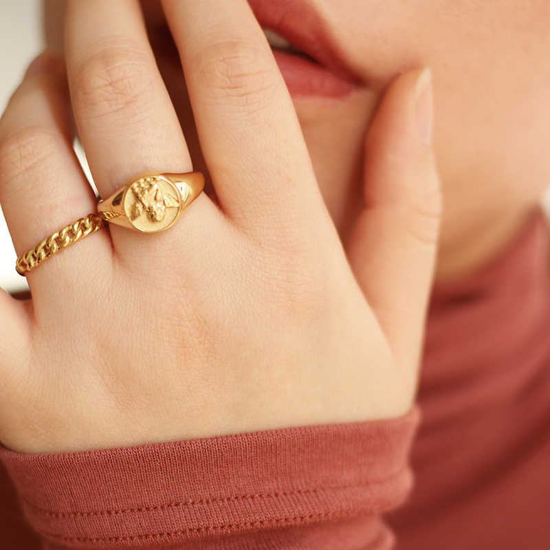 2021 Waterproof Stainless Steel 18k Plated Stereo Small Wings Angle Signet Ring Hollow Braid Chain Gold Rings for Women
2021 Waterproof Stainless Steel 18k Plated Stereo Small Wings Angle Signet Ring Hollow Braid Chain Gold Rings for Women