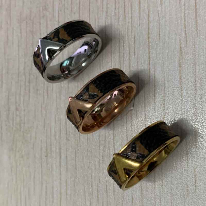 2021 New Hot Sale Extravagant Real Leather Love Rings 3 Colors Stainless Steel Couple Rings Fashion Design Women Jewelry Wholesale, Silver
2021 New Hot Sale Extravagant Real Leather Love Rings 3 Colors Stainless Steel Couple Rings Fashion Design Women Jewelry Wholesale, Silver