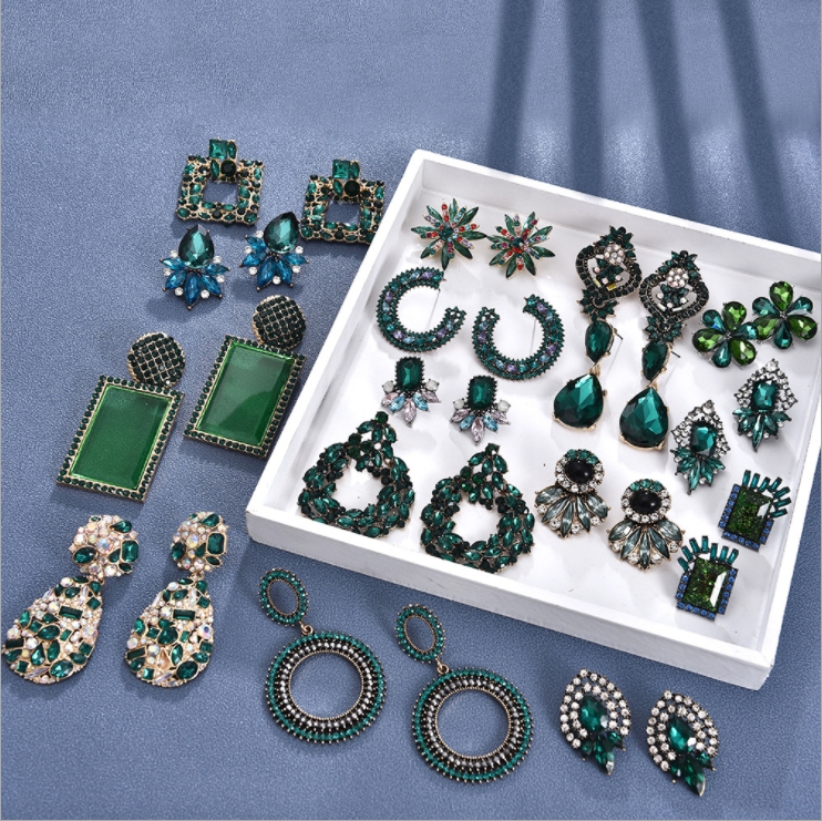 Fast ship Big fashion vintage grandmother green crystal studded earrings earrings female Brand jewelry factory wholesale
Fast ship Big fashion vintage grandmother green crystal studded earrings earrings female Brand jewelry factory wholesale