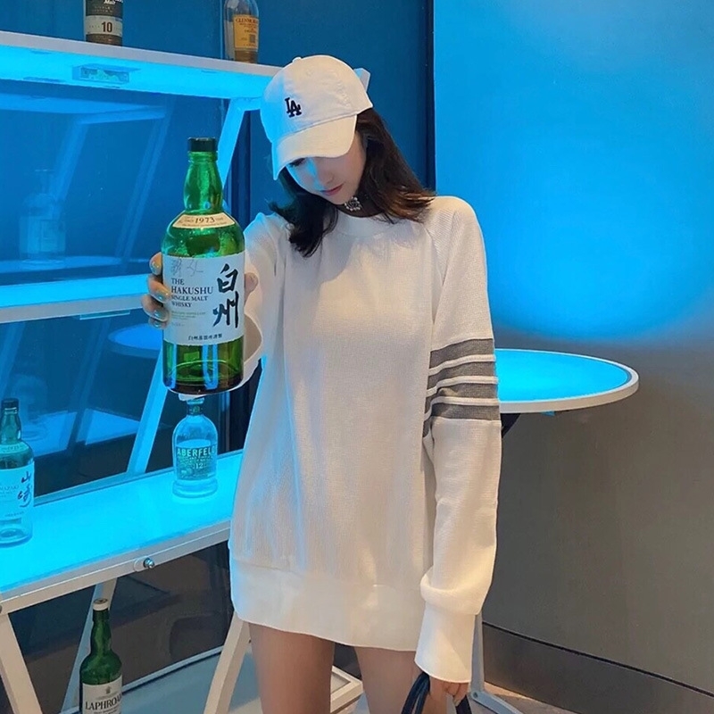 TB waffle sweater yarn dyed four bars men' and women' same Pullover round neck Korean casual loose coat autumn 2021, White
TB waffle sweater yarn dyed four bars men' and women' same Pullover round neck Korean casual loose coat autumn 2021, White