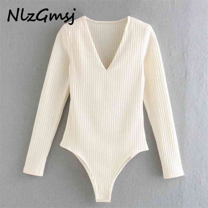 Nlzgmsj Women Sexy Fashion With Shoulder Pads Bodysuits Vintage V-neck Long Sleeve Female Playsuits Chic Tops 210628, As picture
Nlzgmsj Women Sexy Fashion With Shoulder Pads Bodysuits Vintage V-neck Long Sleeve Female Playsuits Chic Tops 210628, As picture
