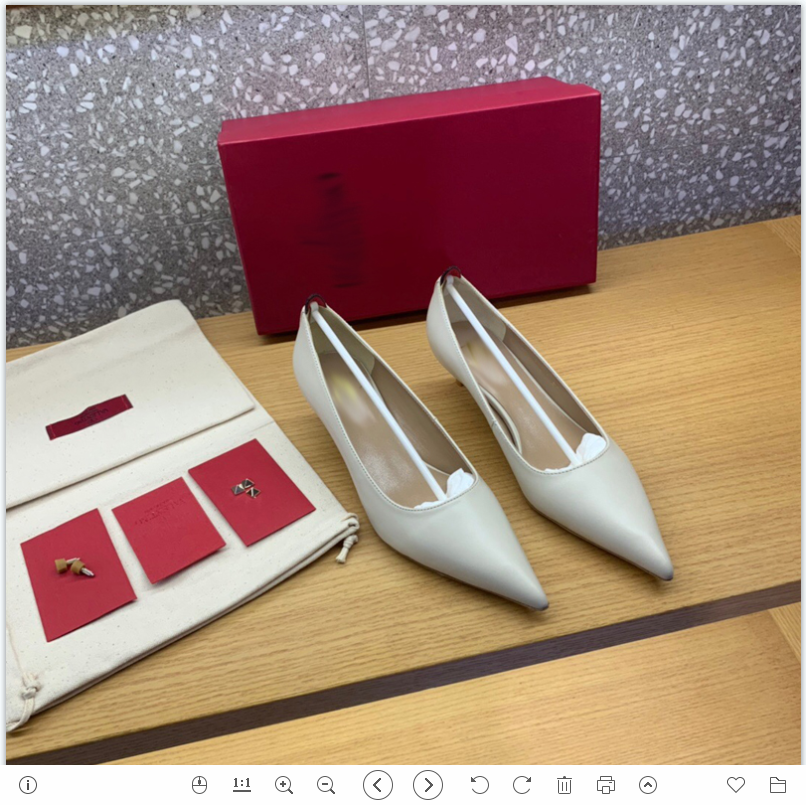 2021 Good Quality Fashion Women Luxurys Designers Shoes Designer Sandals Womens Luxury High Heels Sandal Dress Shoess With Box Size 35-41 -G489, White
2021 Good Quality Fashion Women Luxurys Designers Shoes Designer Sandals Womens Luxury High Heels Sandal Dress Shoess With Box Size 35-41 -G489, White