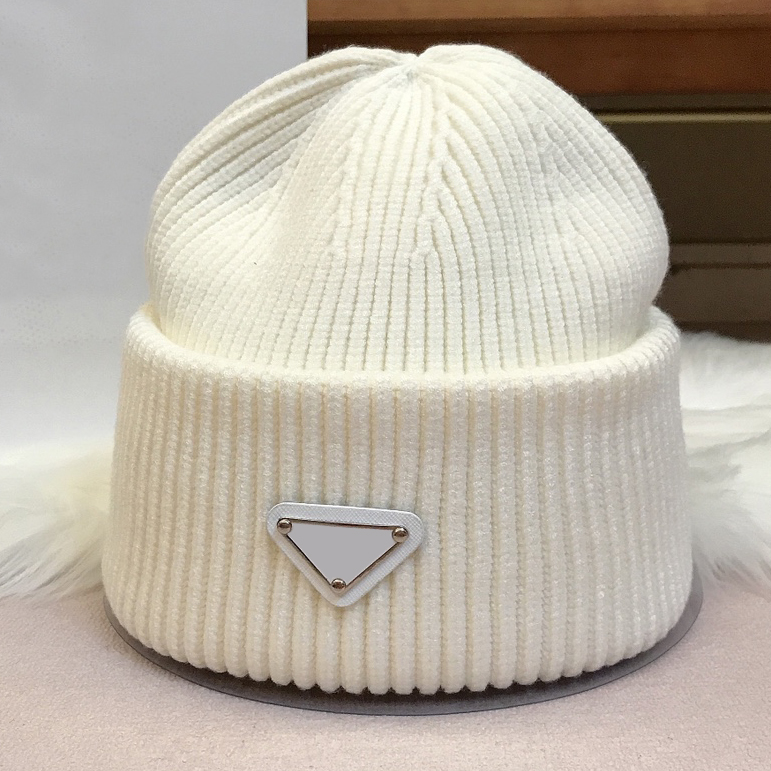 Men Designer Beanie Luxurys Women Cotton Beanies Metal Triangle Hat Cap Casual Unisex Autumn Winter Knitted Woolen Hats Fashion Street Caps, P01
Men Designer Beanie Luxurys Women Cotton Beanies Metal Triangle Hat Cap Casual Unisex Autumn Winter Knitted Woolen Hats Fashion Street Caps, P01