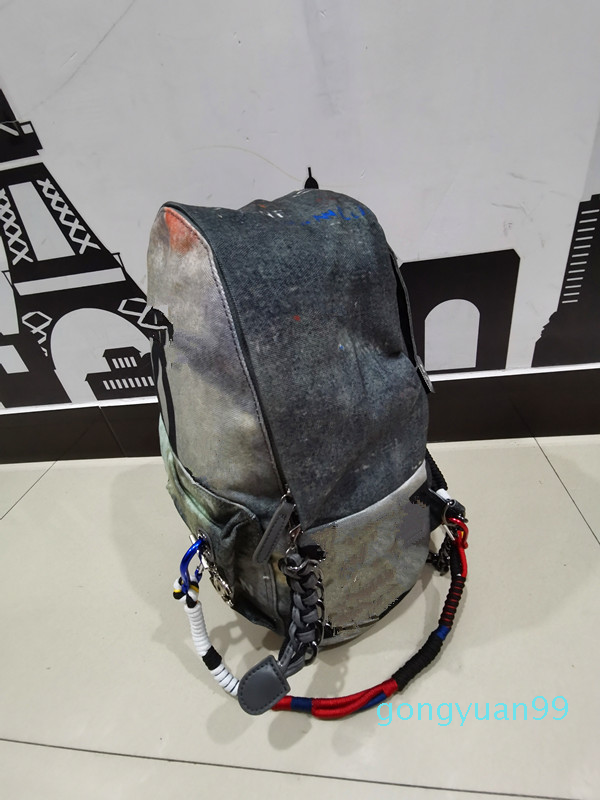Classic designer splicing backpack graffiti sports leisure bags mens and womens canvas camouflage travel bag handabg large capacity, Dark grey
Classic designer splicing backpack graffiti sports leisure bags mens and womens canvas camouflage travel bag handabg large capacity, Dark grey