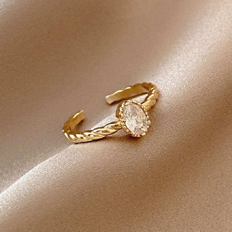 Exquisite Simple Oval Zircon Gold Opening Ring For Woman Fashion Gothic Jewelry Wedding Party Girls' Luxury Finger Rings
Exquisite Simple Oval Zircon Gold Opening Ring For Woman Fashion Gothic Jewelry Wedding Party Girls' Luxury Finger Rings