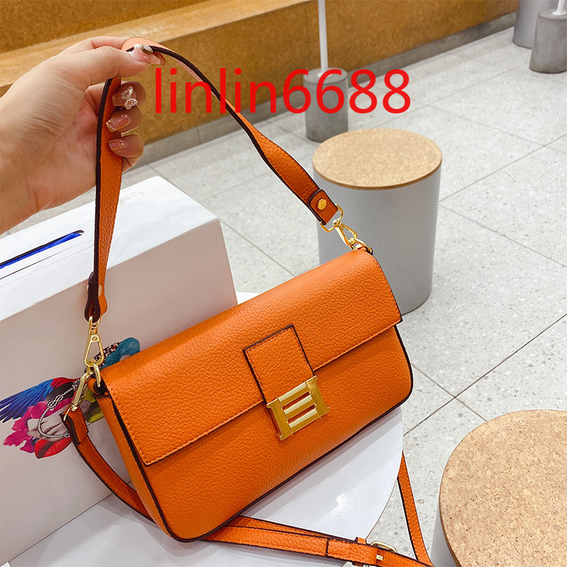 International famous brand Fashion foreign bag style female Y9802 Korean version one shoulder armpit small square bags texture simple messenger High quality, Size:26×4×16cm
International famous brand Fashion foreign bag style female Y9802 Korean version one shoulder armpit small square bags texture simple messenger High quality, Size:26×4×16cm