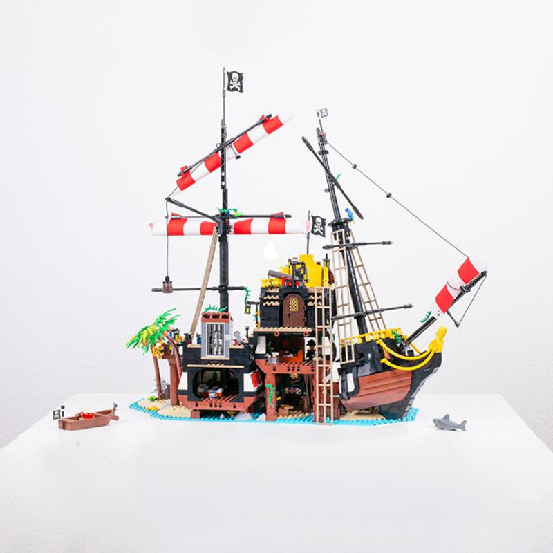 In stock 698998 2545pcs Idea Series Barracuda Bay Building Blocks ZEBRA Bricks Model education Toys compatible 21322
In stock 698998 2545pcs Idea Series Barracuda Bay Building Blocks ZEBRA Bricks Model education Toys compatible 21322