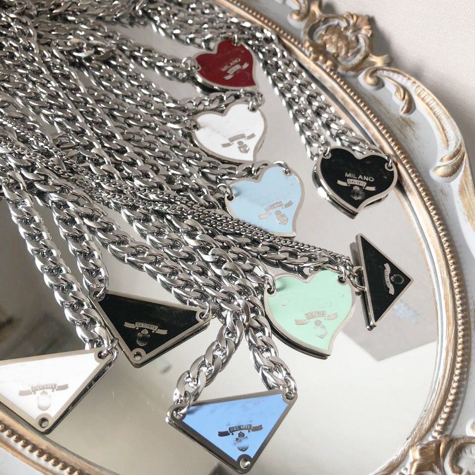 2021 luxurys Sale Pendant Necklaces Fashion for Man Woman 48cm Inverted triangle designers brand Jewelry mens womens Highly Quality 19 Model Optional, Silver
2021 luxurys Sale Pendant Necklaces Fashion for Man Woman 48cm Inverted triangle designers brand Jewelry mens womens Highly Quality 19 Model Optional, Silver