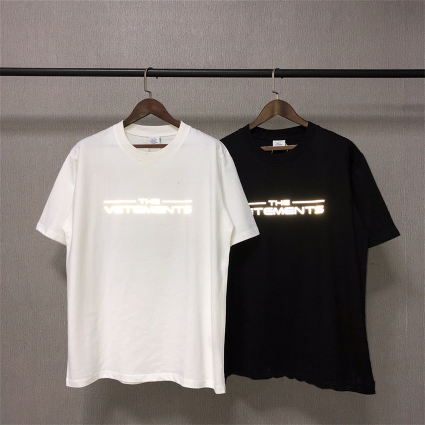 2021 New Reflective Letters Vetements T-shirt Men Women Tops Tee Back Embroidered Mark Vtm Ol26
2021 New Reflective Letters Vetements T-shirt Men Women Tops Tee Back Embroidered Mark Vtm Ol26