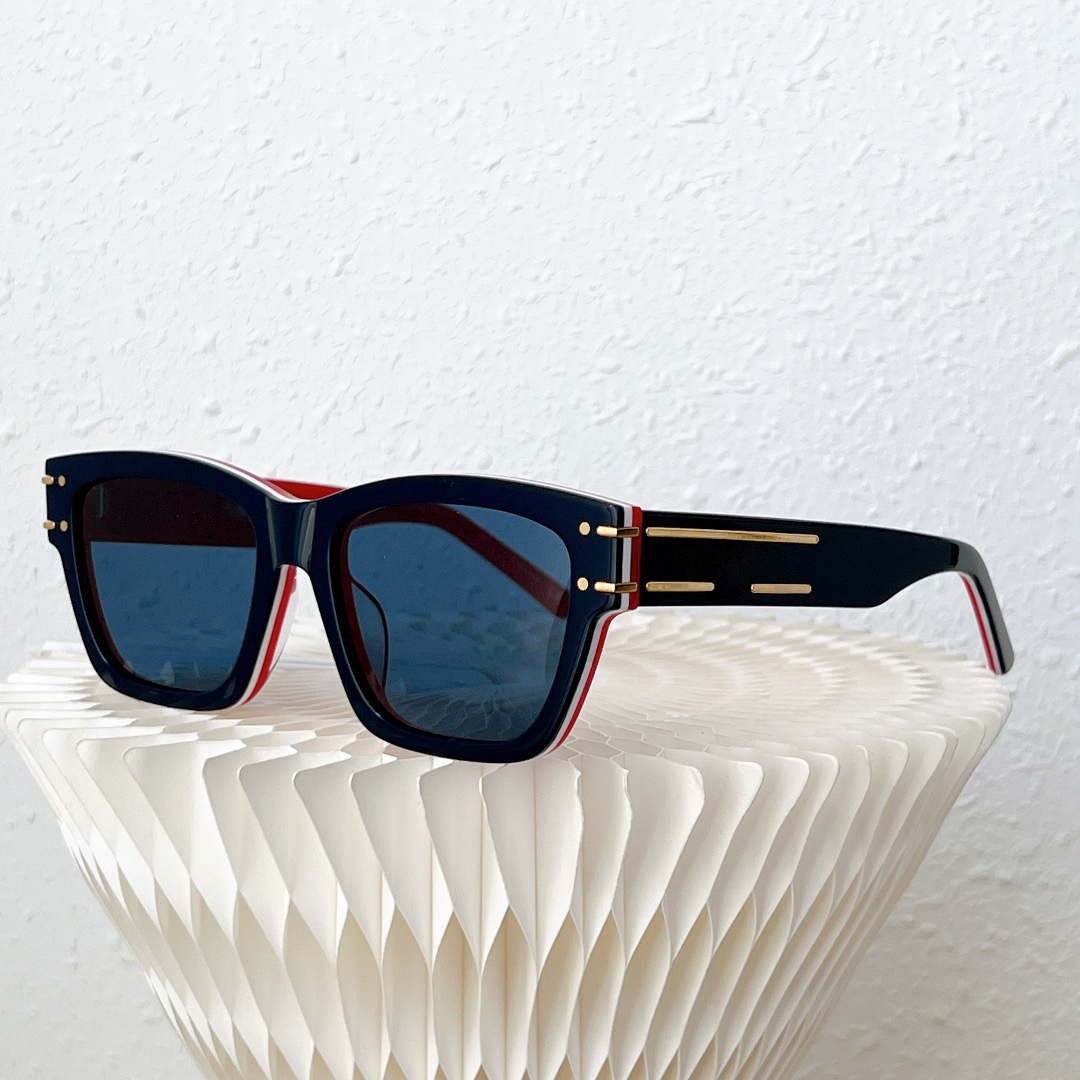 Designer rectangular sunglasses SIGNATUURE S6U ladies summer classic shopping two-tone frame travel vacation club glasses women UV400 with original box
Designer rectangular sunglasses SIGNATUURE S6U ladies summer classic shopping two-tone frame travel vacation club glasses women UV400 with original box