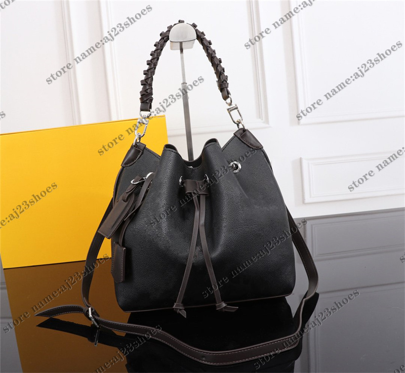 Muria bucket bag perforated leather drawstring Cross Body Hobo Name tag designers Womens Handbags Purses, 01
Muria bucket bag perforated leather drawstring Cross Body Hobo Name tag designers Womens Handbags Purses, 01