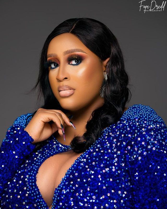 2022 Plus Size Arabic Aso Ebi Royal Blue Sparkly Prom Dresses Pearls Sequined Lace Evening Formal Party Second Reception Birthday Engagement Gowns Dre