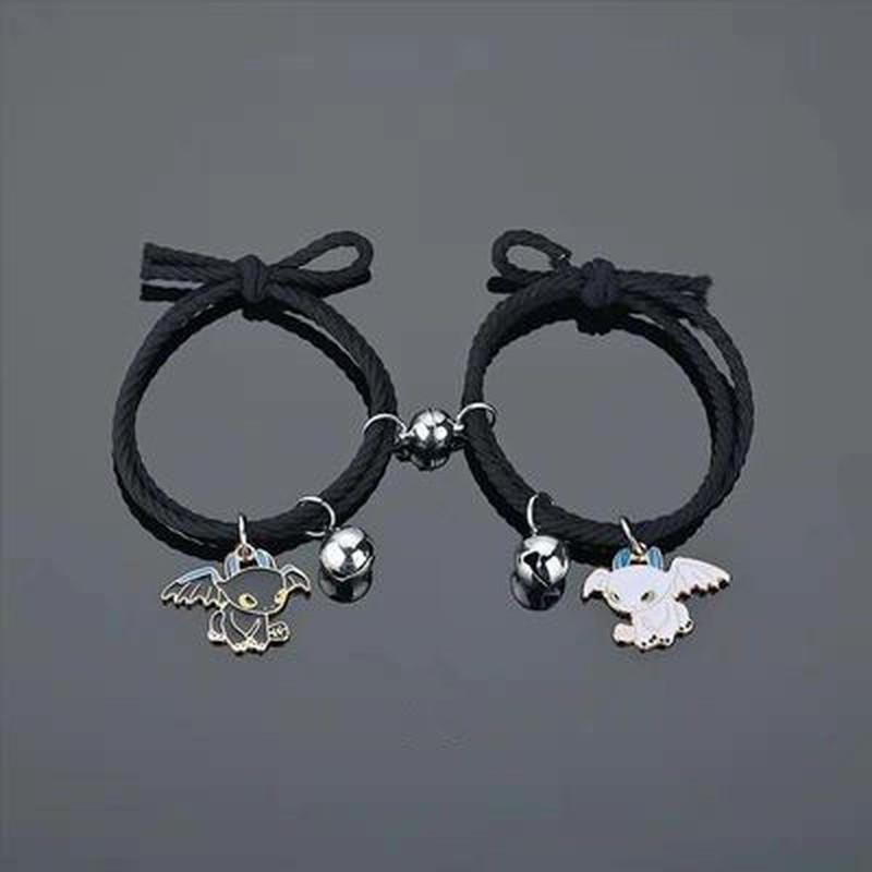 Charm Bracelets Fashion Cartoon Black And White Night Evil Double Dragon Bracelet Key Chain Hip-hop Personality Gift For Couple Boudoir Frie
Charm Bracelets Fashion Cartoon Black And White Night Evil Double Dragon Bracelet Key Chain Hip-hop Personality Gift For Couple Boudoir Frie